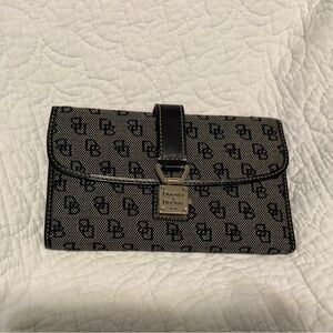 Dooney & Bourke  tri-fold  wallet